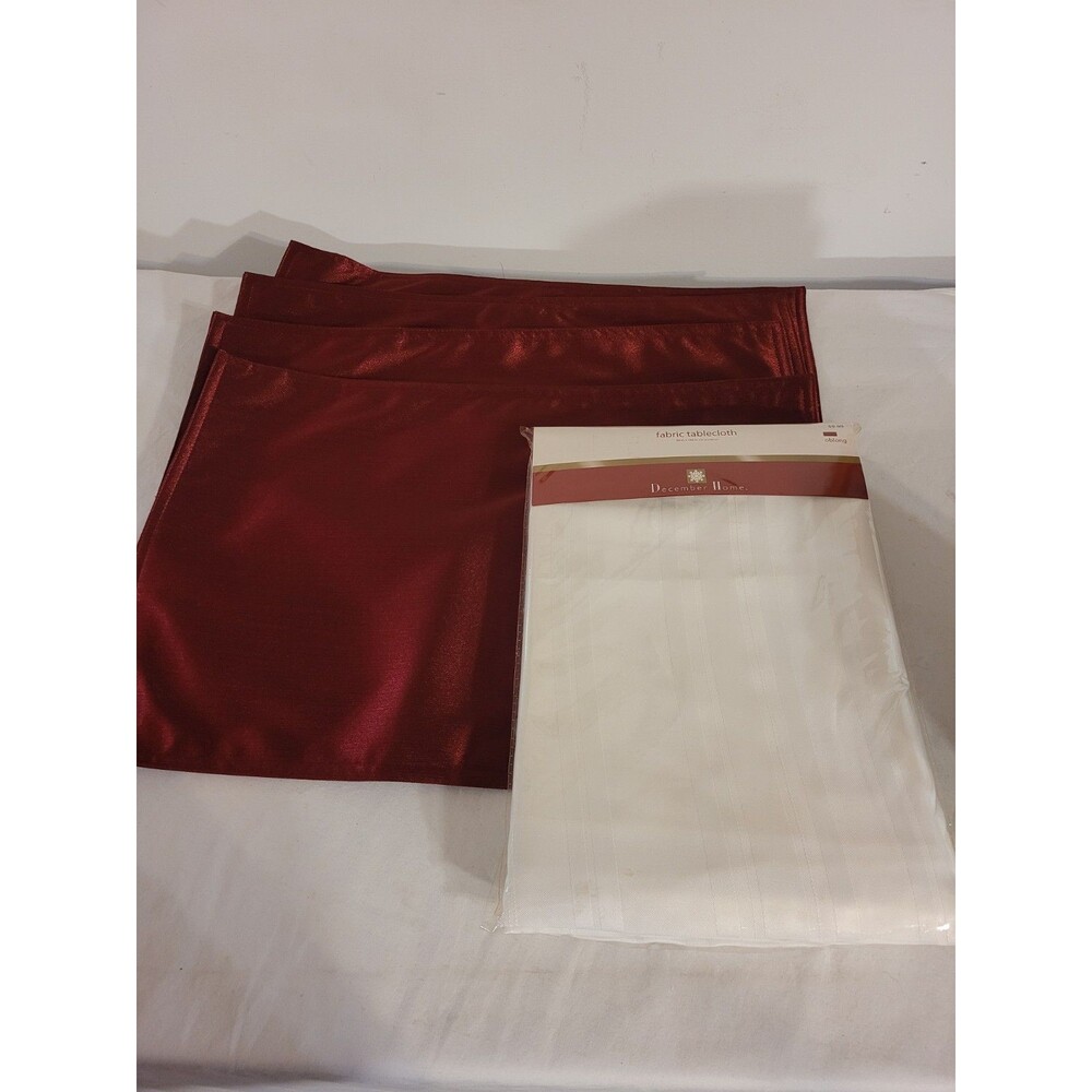 NWT White fabric table close 60"x 102" Oblong set/4 deep red 13"x19" place mats